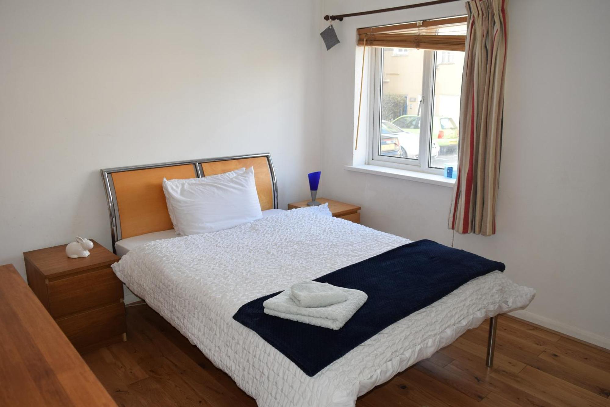 London Stratford - Spacious 2 Bed Flat With Secured Parking & Private Garden מראה חיצוני תמונה
