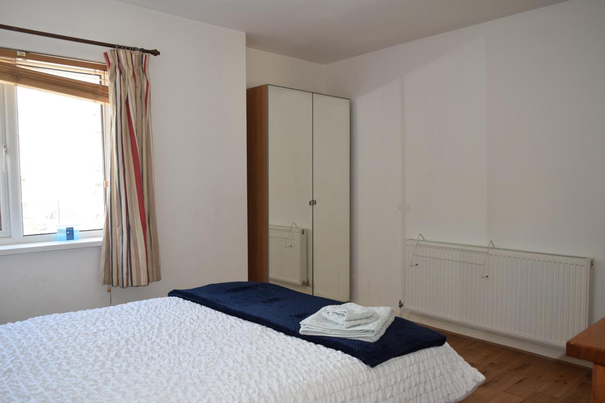 London Stratford - Spacious 2 Bed Flat With Secured Parking & Private Garden מראה חיצוני תמונה