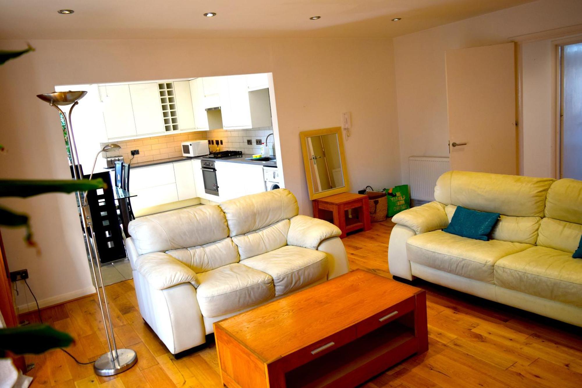 London Stratford - Spacious 2 Bed Flat With Secured Parking & Private Garden מראה חיצוני תמונה