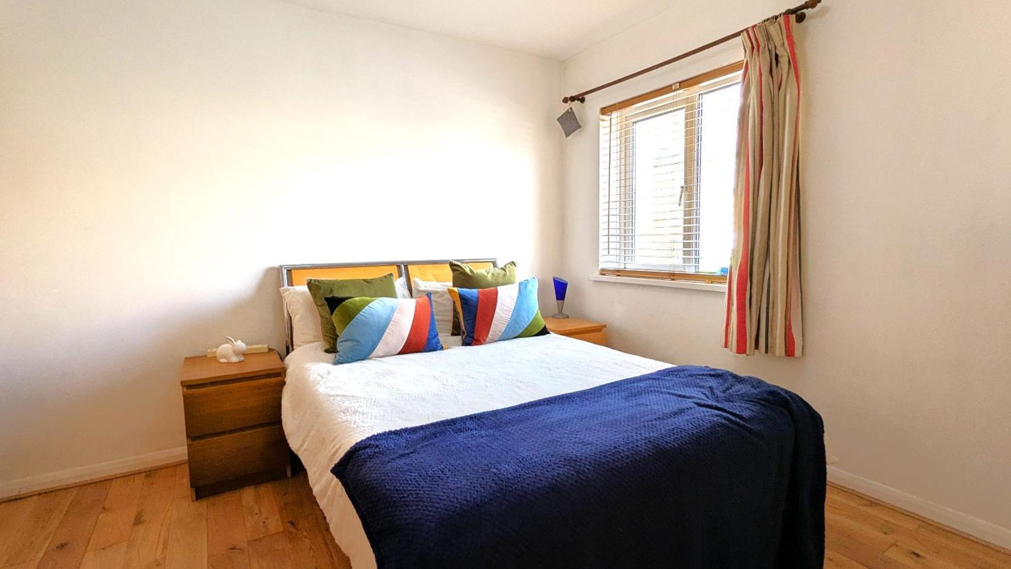 London Stratford - Spacious 2 Bed Flat With Secured Parking & Private Garden מראה חיצוני תמונה