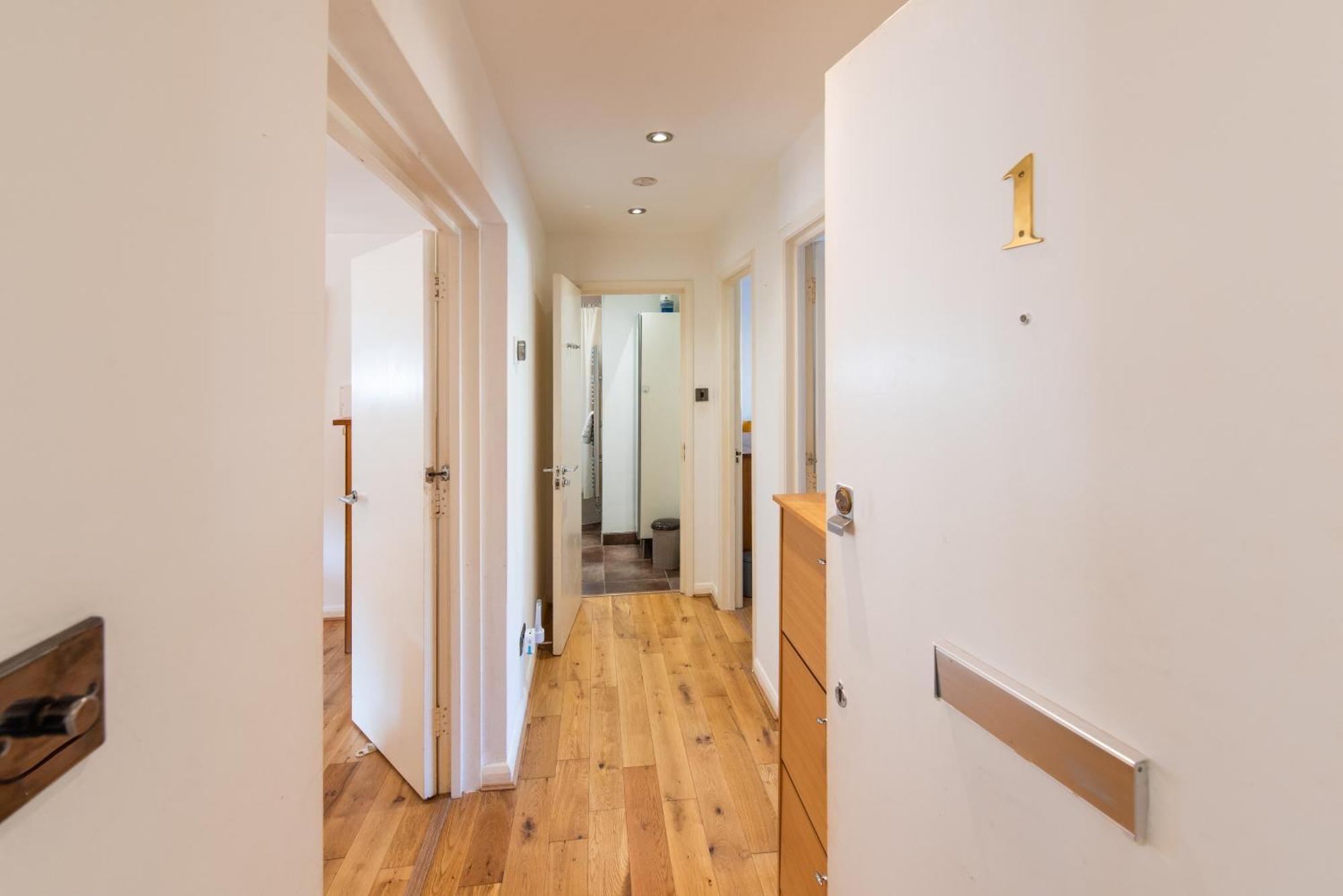 London Stratford - Spacious 2 Bed Flat With Secured Parking & Private Garden מראה חיצוני תמונה
